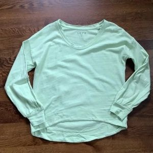 LOFT Curved Hem Long Sleeve Shirt in Celery Ice (Yellow-Green) - Size Small